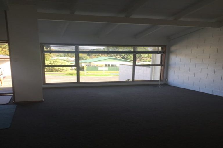Photo of property in 2/156 Hutchinson Avenue, New Lynn, Auckland, 0600
