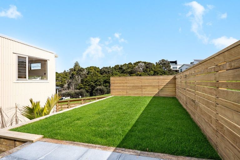 Photo of property in 5 Blue Moon Rise, Langs Beach, 0582