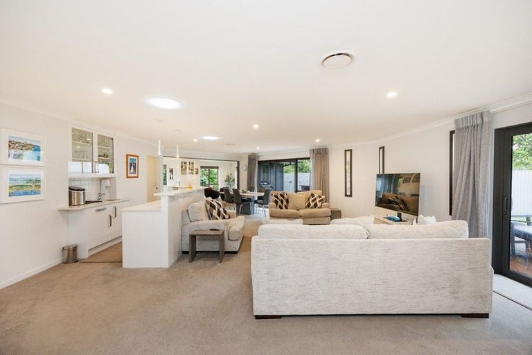 Photo of property in 27 Titoki Street, Palmerston North, 4414