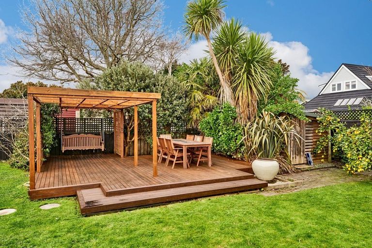 Photo of property in 10 Hinau Street, Woburn, Lower Hutt, 5010