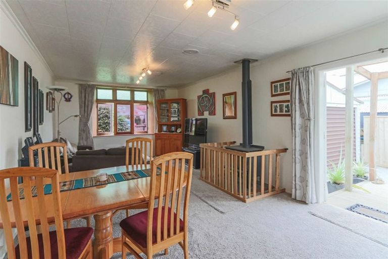 Photo of property in 2 Carrington Street, Inglewood, 4330