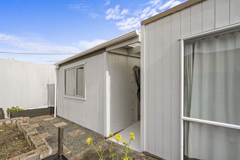 Photo of property in 2 Keays Road, Avenues, Whangarei, 0110