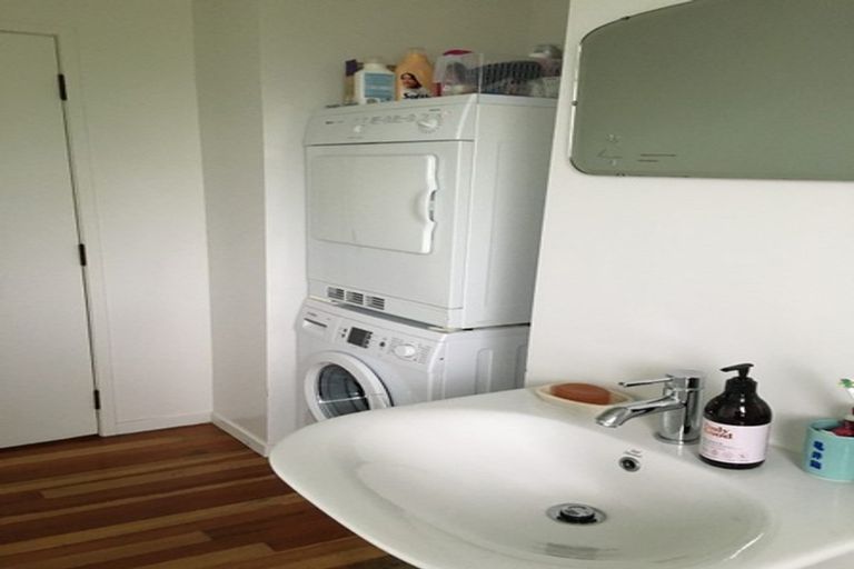 Photo of property in 22 Paramu Avenue, Birkdale, Auckland, 0626