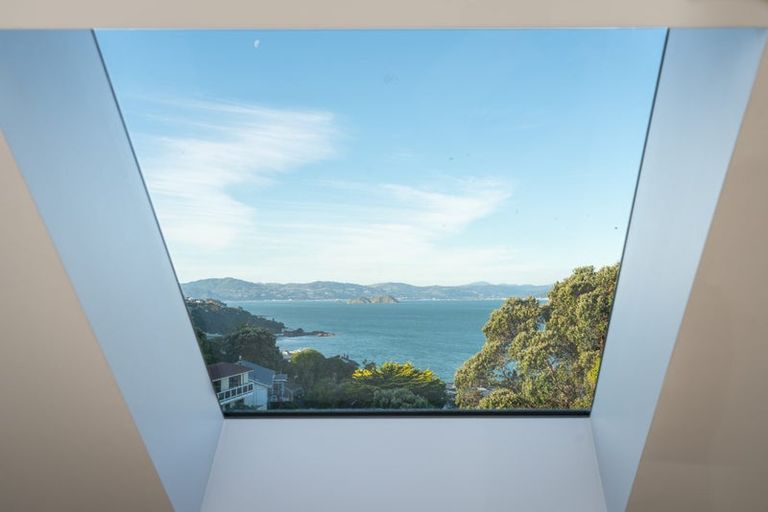 Photo of property in 34 Seatoun Heights Road, Seatoun, Wellington, 6022