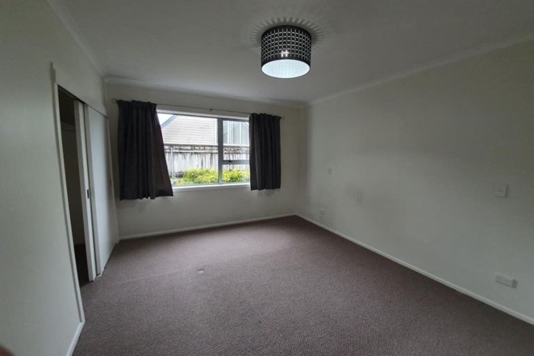 Photo of property in 13 Ambury Place, Merrilands, New Plymouth, 4312