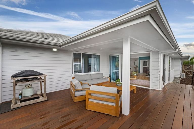 Photo of property in 37 Josh Road, Huapai, Kumeu, 0810