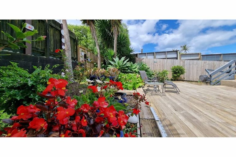 Photo of property in 2/39 Killarney Avenue, Torbay, Auckland, 0630