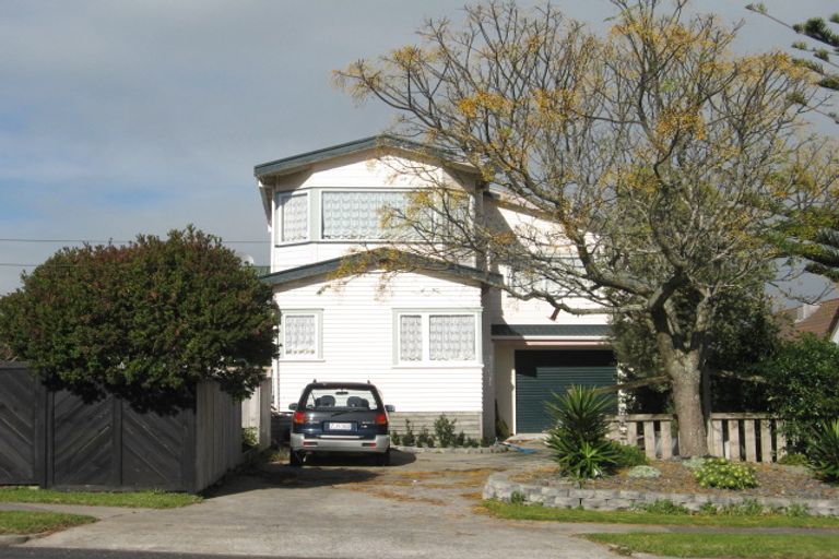 Photo of property in 2/27 Grande Vue Road, Hillpark, Auckland, 2102