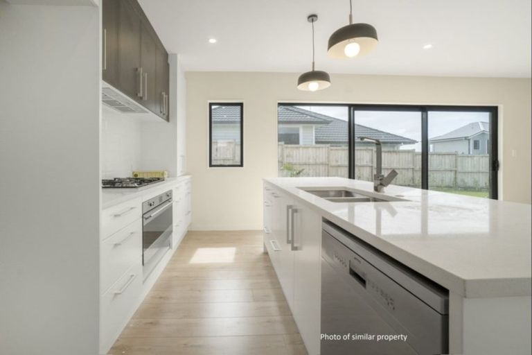 Photo of property in 50 Godfrey Drive, Orewa, 0931
