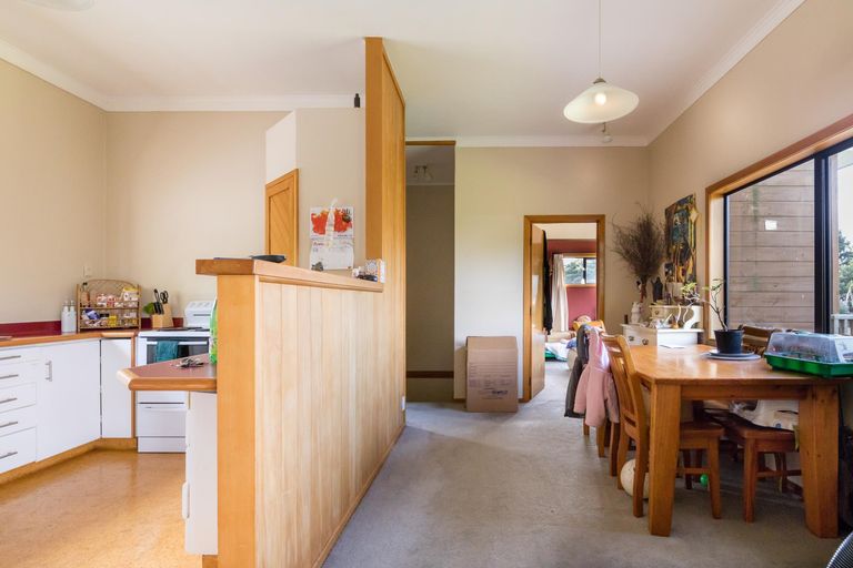 Photo of property in 41 Cornwallis Road, Cornwallis, Auckland, 0604