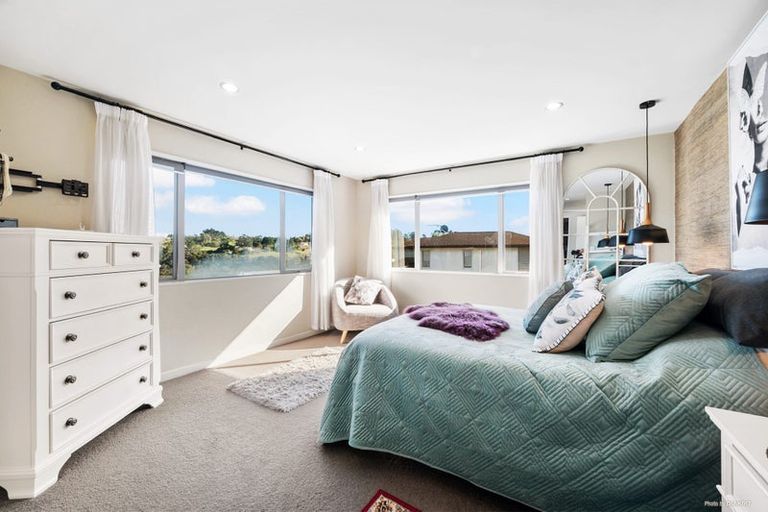 Photo of property in 2 Treetops Way, Bayview, Auckland, 0629