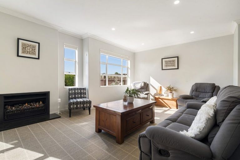 Photo of property in 4 Laurel Oak Drive, Schnapper Rock, Auckland, 0632