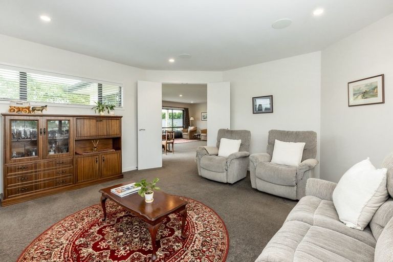 Photo of property in 10 Orotu Drive, Poraiti, Napier, 4112