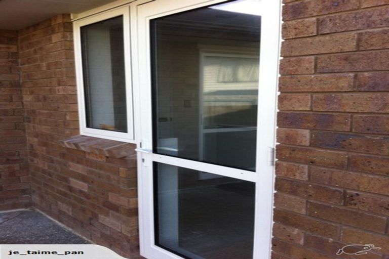 Photo of property in 40 Corricvale Way, Northcross, Auckland, 0630