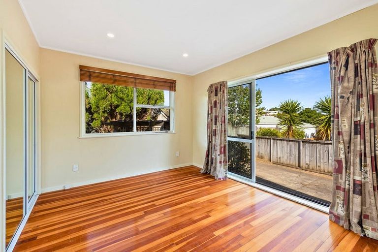 Photo of property in 20 Spencer Road, Pinehill, Auckland, 0632
