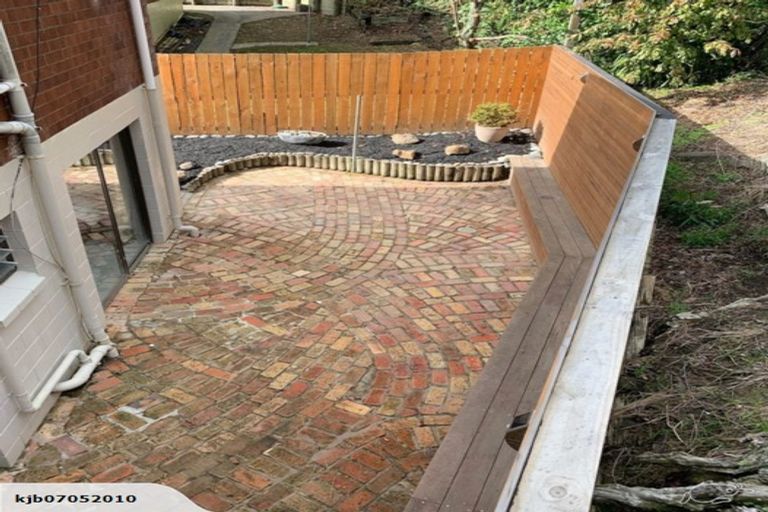 Photo of property in 1/18 Glenwood Avenue, Birkenhead, Auckland, 0626