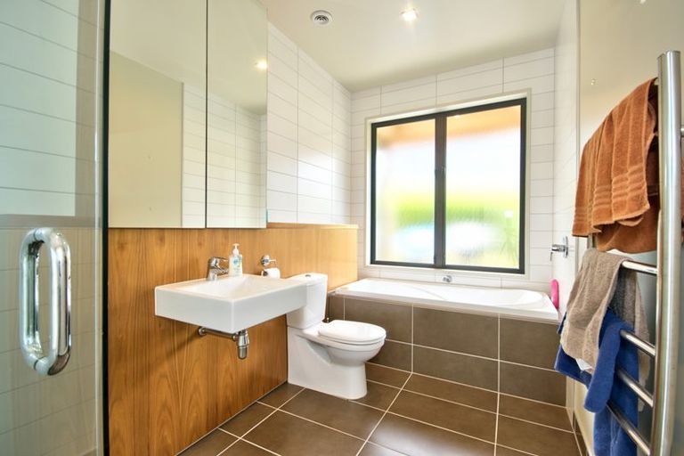 Photo of property in 8 Rannoch Drive, Jacks Point, Queenstown, 9371