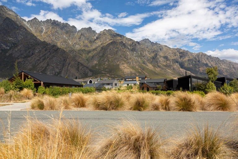 Photo of property in 41 Cappie Drive, Jacks Point, Queenstown, 9371