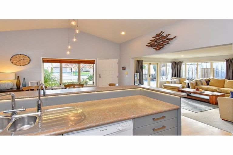 Photo of property in 69 Riverton Drive, Randwick Park, Auckland, 2105