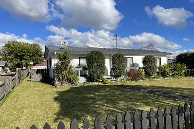 Photo of property in 32a Aquarius Drive, Kawaha Point, Rotorua, 3010