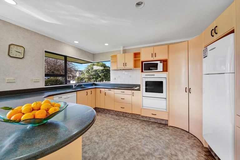 Photo of property in 10 Chatswood Grove, Fitzroy, New Plymouth, 4312