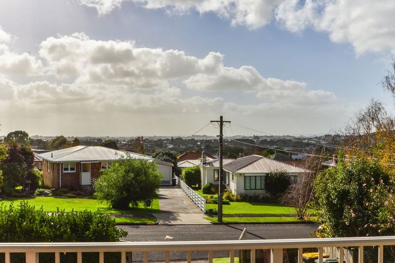 Photo of property in 8 Bilkey Avenue, Pukekohe, 2120