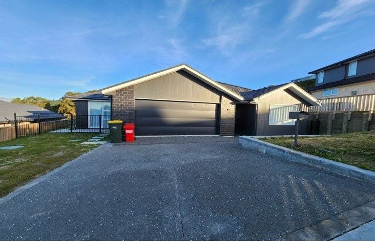 Photo of property in 12 Topsail Way, Whitby, Porirua, 5024