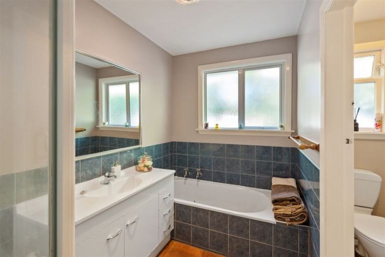 Photo of property in 18 Ngata Place, Hei Hei, Christchurch, 8042