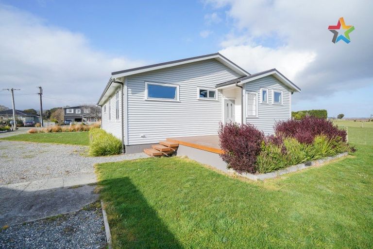 Photo of property in 8 Peace Street, Tuatapere, 9620