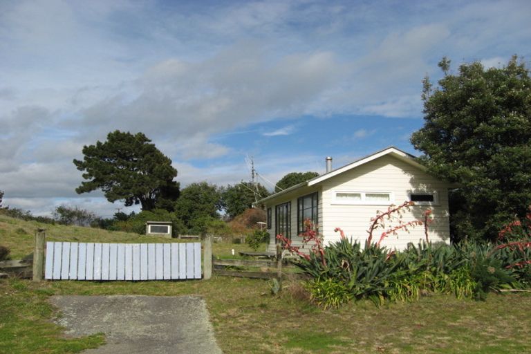 Photo of property in 5 Arthur Street, Waikawa Beach, Manakau, 5573