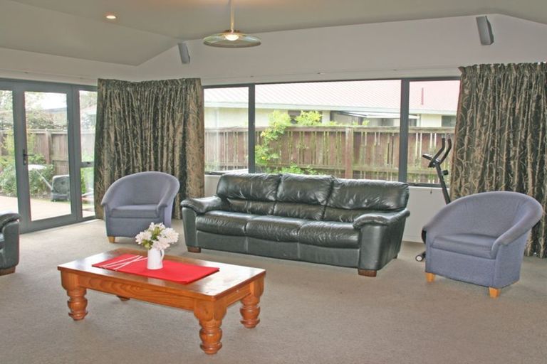 Photo of property in 16 Constitution Avenue, Milton, 9220