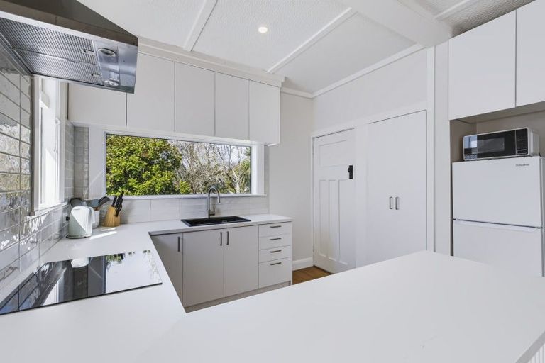 Photo of property in 22 Ngaio Street, Strandon, New Plymouth, 4312