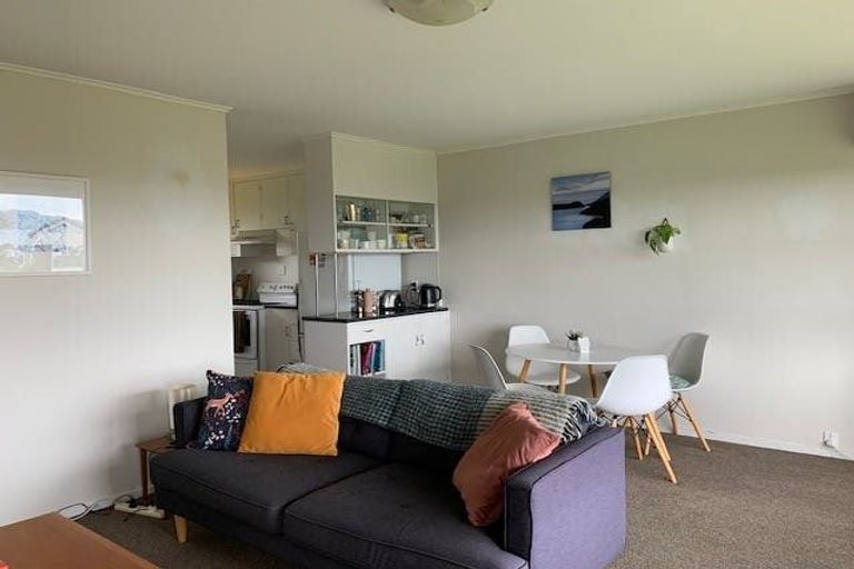 Photo of property in 2/4 Dewsbury Terrace, Castor Bay, Auckland, 0620