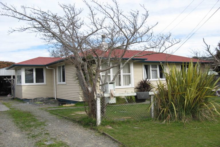 Photo of property in 4 Derwent Street, Wainuiomata, Lower Hutt, 5014