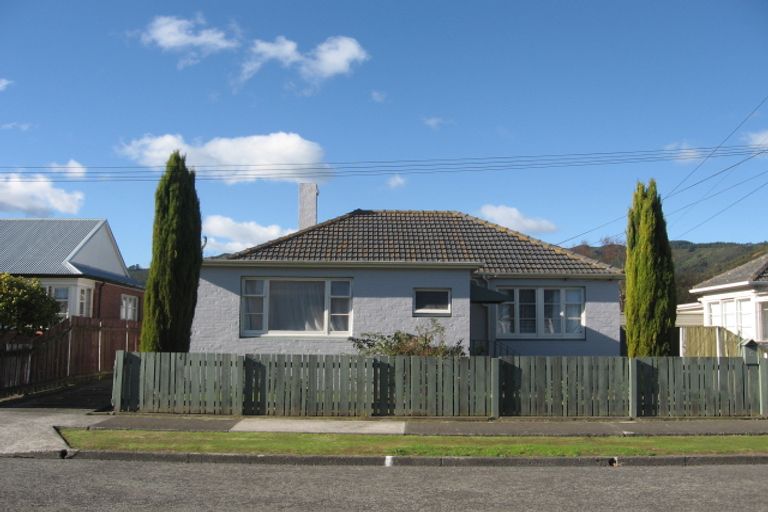 Photo of property in 9 Benge Crescent, Naenae, Lower Hutt, 5011