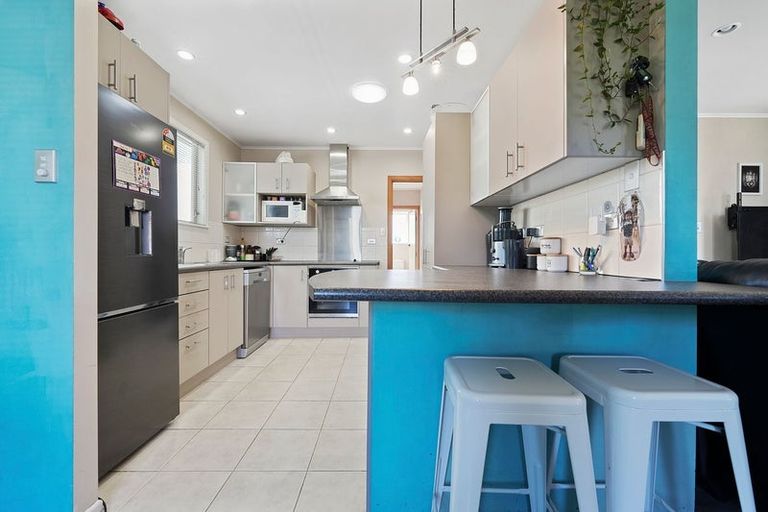 Photo of property in 23 Linwood Avenue, Forrest Hill, Auckland, 0620