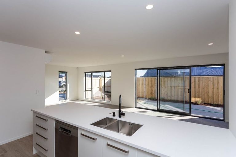 Photo of property in 6 Sanders Way, Rolleston, 7614