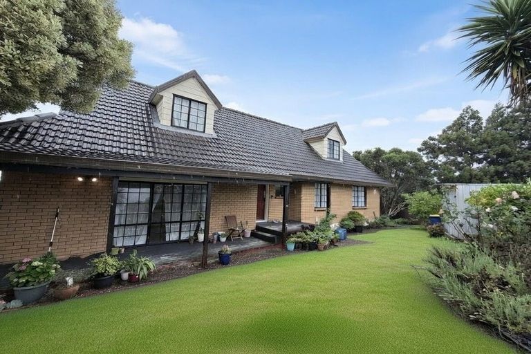 Photo of property in 19 Miriam Corban Heights, Henderson, Auckland, 0612