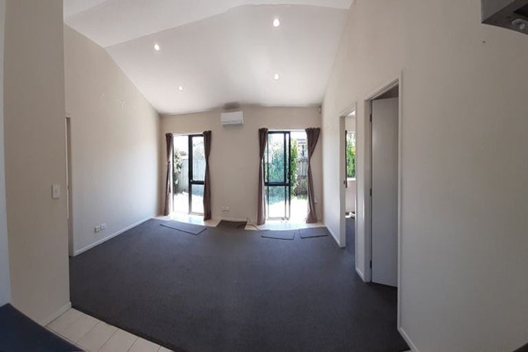 Photo of property in 28a Kamara Road, Glen Eden, Auckland, 0602