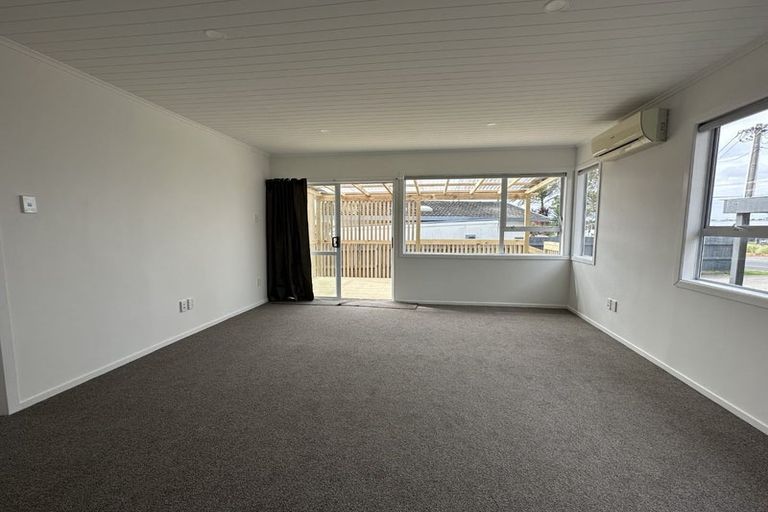 Photo of property in 69a Red Beach Road, Red Beach, 0932