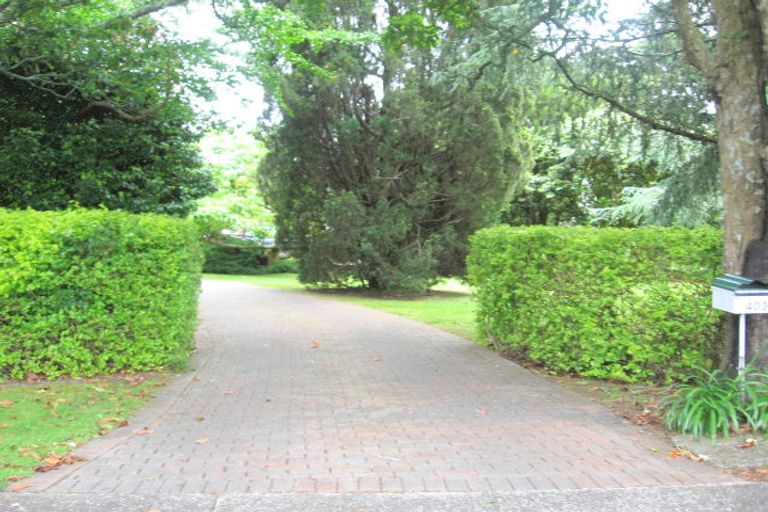 Photo of property in 403 Great South Road, Opaheke, Papakura, 2113