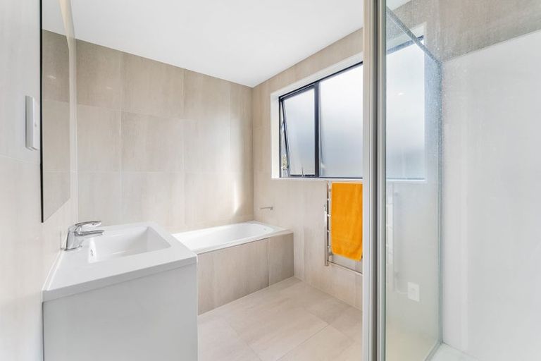 Photo of property in 16 Seafarer Crescent, Stanmore Bay, Whangaparaoa, 0932