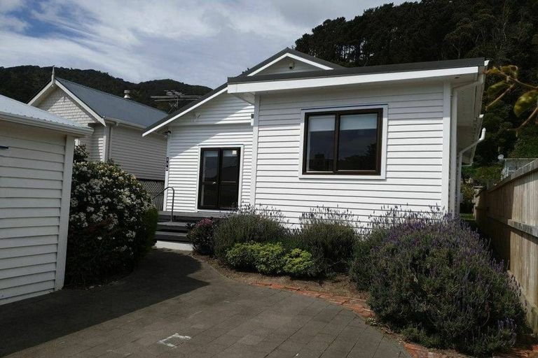 Photo of property in 115 Muritai Road, Eastbourne, Lower Hutt, 5013