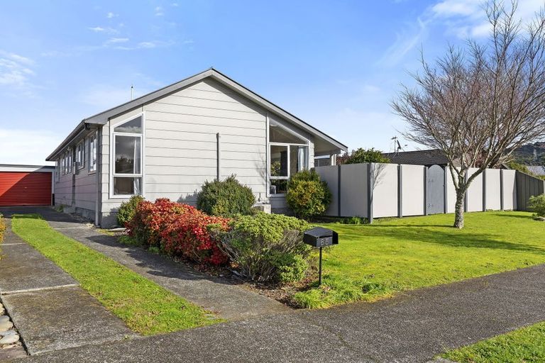 Photo of property in 65 Pasadena Crescent, Totara Park, Upper Hutt, 5018