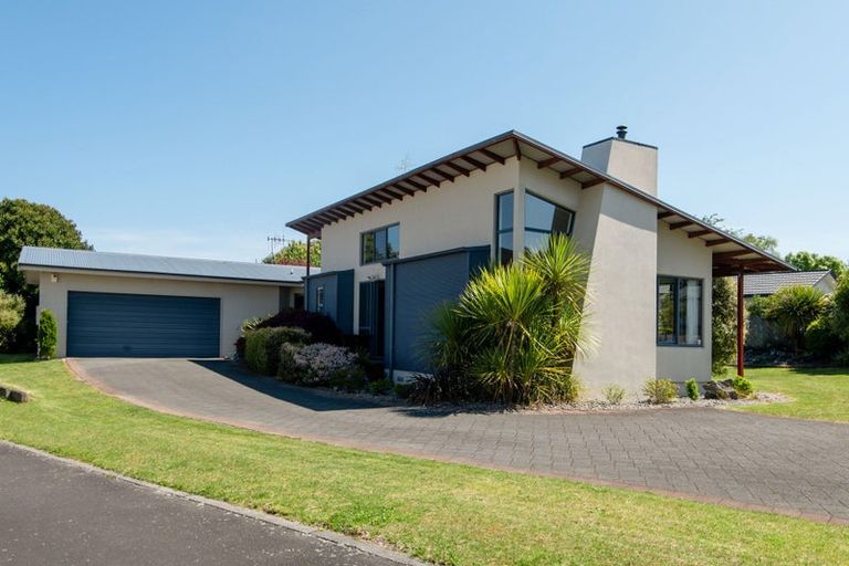Photo of property in 16 Robinson Terrace, Rangatira Park, Taupo, 3330