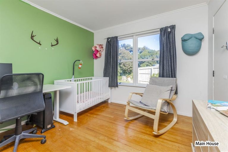 Photo of property in 8 Orere Point Road, Orere Point, Papakura, 2585