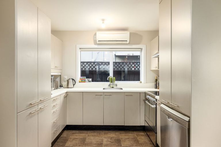 Photo of property in 390 Keyes Road, New Brighton, Christchurch, 8083