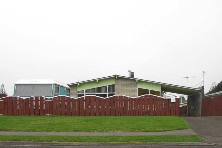 Photo of property in 82 Grey Street, Waitara, 4320