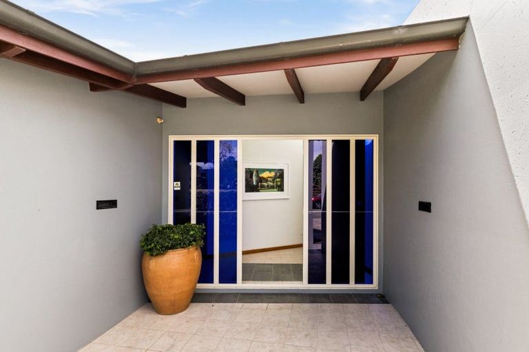 Photo of property in 207 Avenue Road, Greenmeadows, Napier, 4112