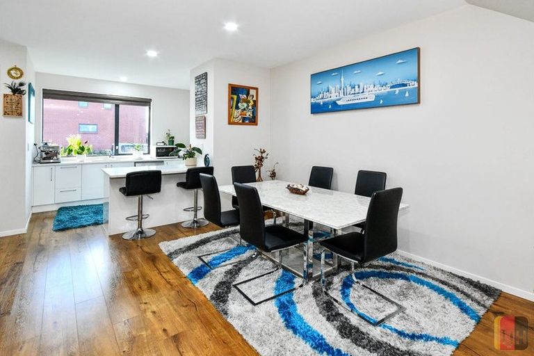 Photo of property in 2 Te Aparangi Road, Papakura, 2110